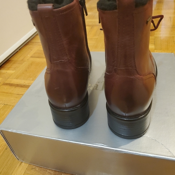 Boots - Picture 7 of 7